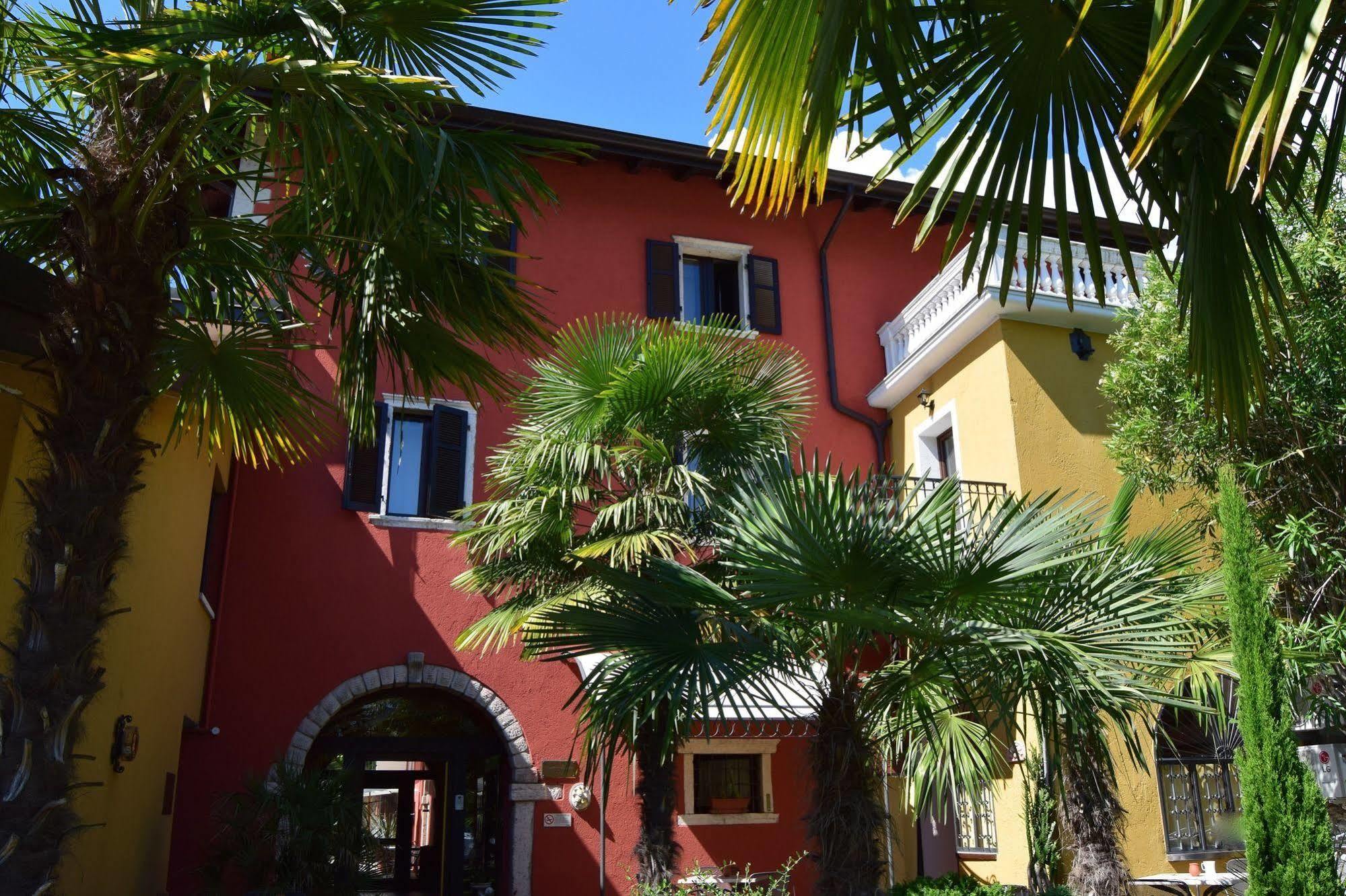 Residence Segattini Riva del Garda Kültér fotó